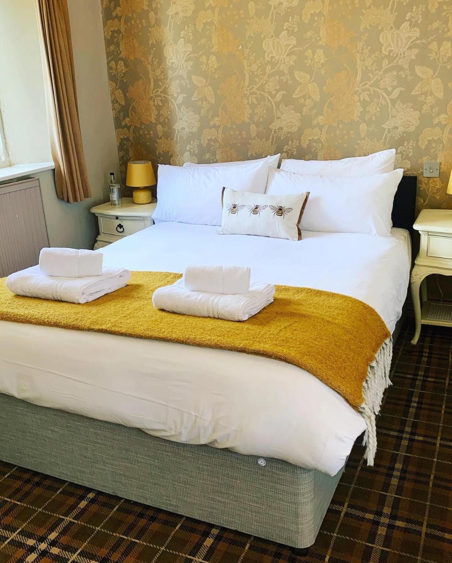 The Red Lion Bed & Breakfast Lacock Ngoại thất bức ảnh